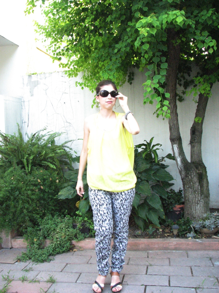 #ootd yellow, black & white + sunglasses www.lindifique.com