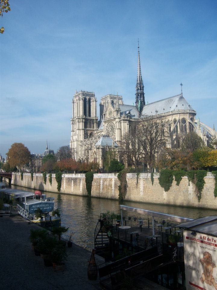 Notre Dame de Paris desde Rive Gauche. La necesidad de un templo