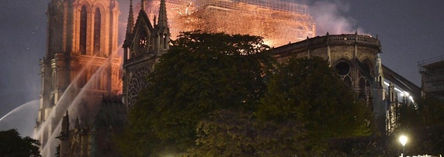 La necesidad de un templo - Notre Dame de París en llamas 2019